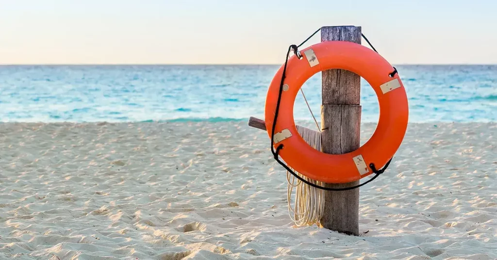 0 2022 05 7 important beach safety skills that could save a life featured