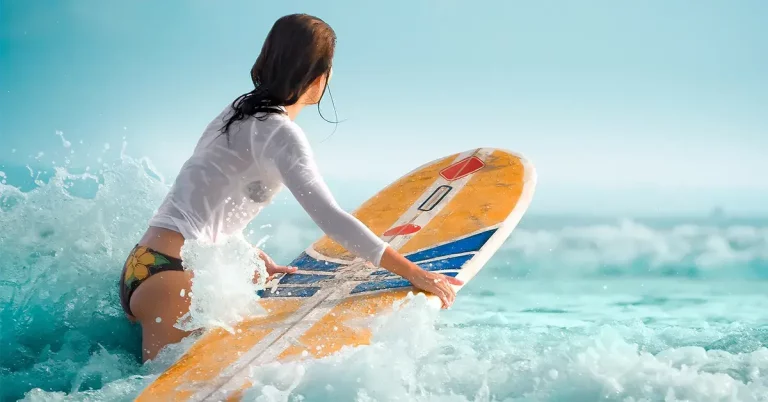 0 2022 06 grom guide how to catch a wave surfing featured
