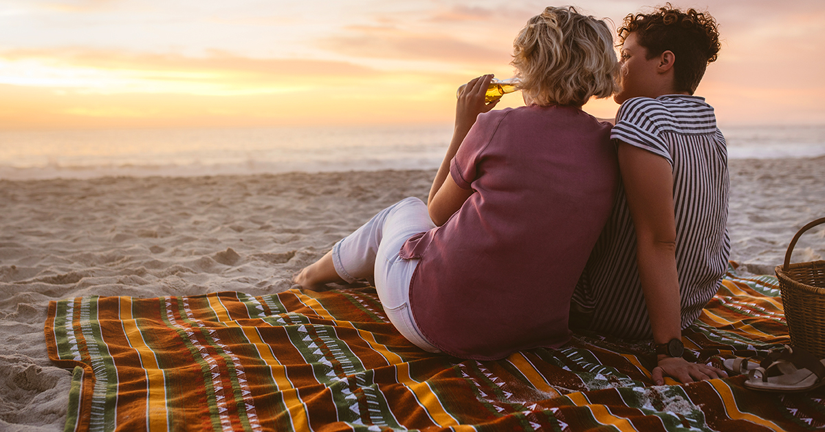The 8 Best Beach Blankets For Two