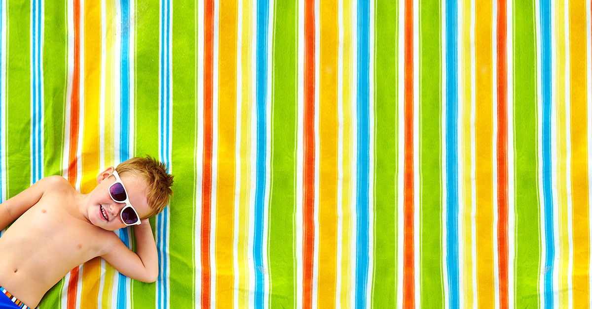 The 8 Extra Large Beach Blankets For Your Summer Adventure